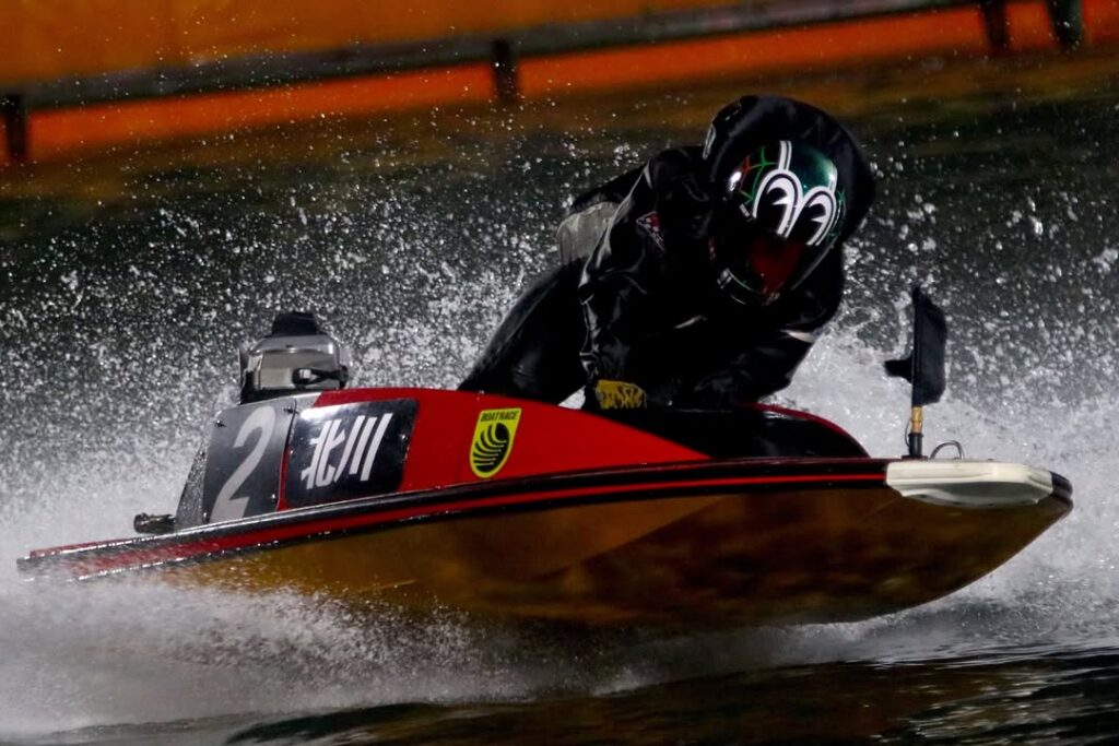 優勝トロフィーは重かったです」佐賀支部31歳ボートレーサーがデビュー