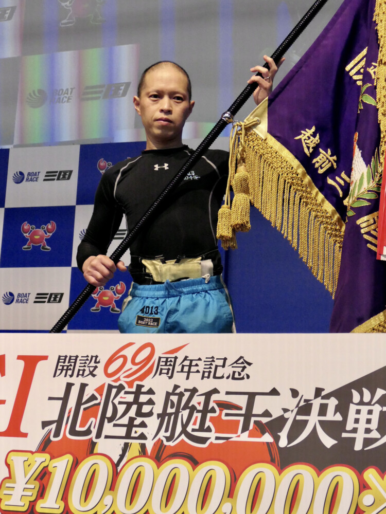 インから人気に応えて地元周年初制覇を飾った中島孝平