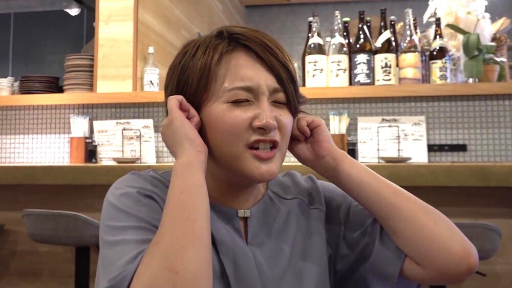 出勤時に聴くという名曲を披露