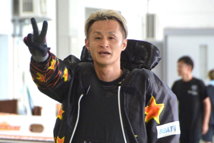 ボートレース芦屋 ゴールデンレーサー篠崎元志選手サイン入りパーカー ボートレース芦屋 ゴールデンレーサー篠崎元志選手サイン入り
